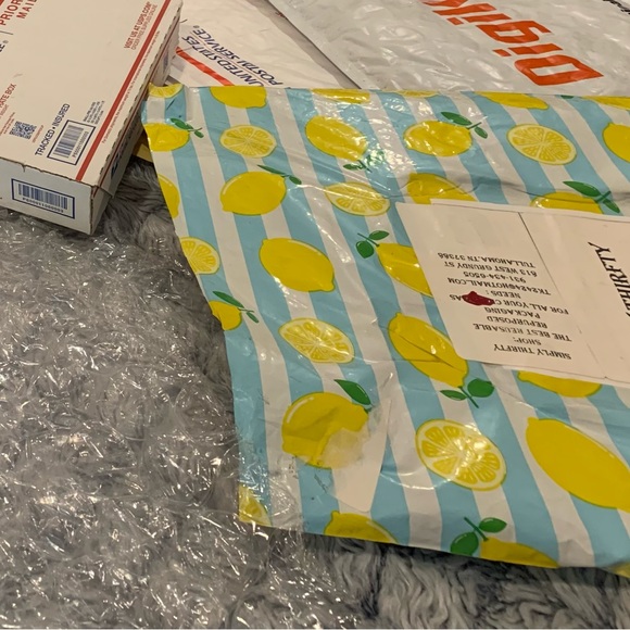 Simply thirfty shop is offering 10 4x6 boxes and  25 -4x6 anti Static for 15.00! - Picture 14 of 14